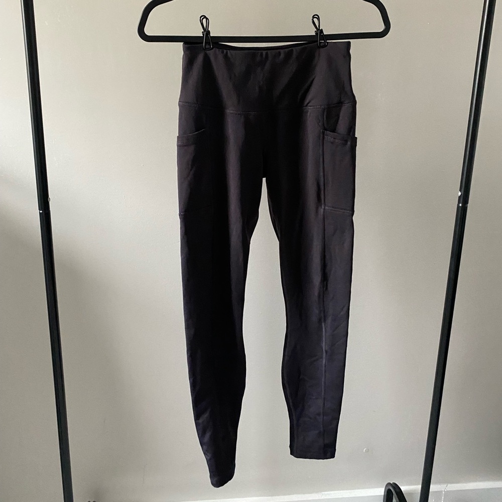 Black leggings with pockets